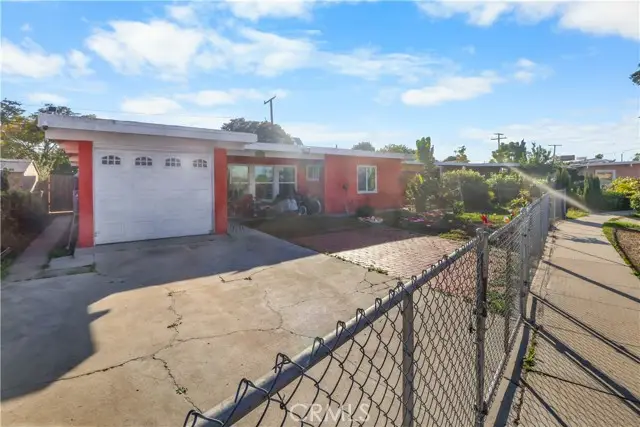 1718 W 166th St, Compton, CA 90220 - Image #2