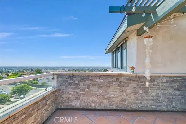 2215 Molino Avenue #B, Signal Hill, CA 90755