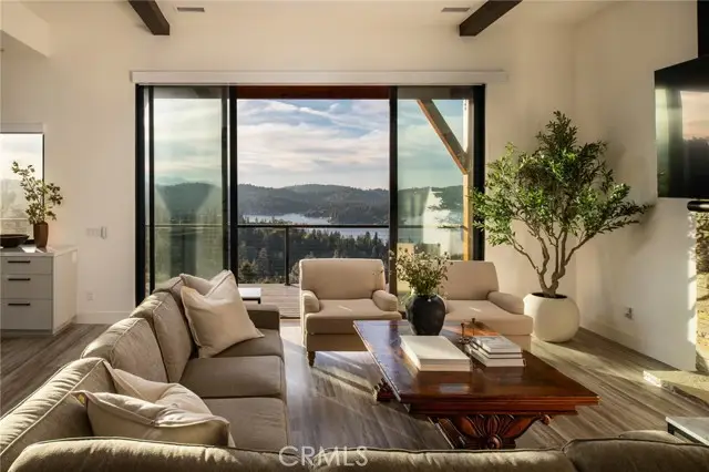 292 Ponderosa Peak Road, Lake Arrowhead, CA 92352 - Image #3