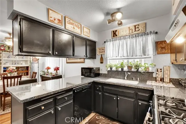 1933 Glenoaks Boulevard #127, San Fernando, CA 91340 - Image #2