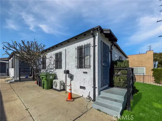 10405 S Hoover Street, Los Angeles, CA 90044 - Image #2