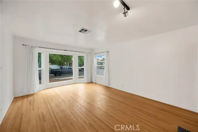 8828 Zeiler, San Fernando Valley, CA 91331 - Image #3