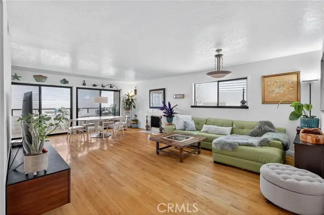 431 Camino De Las Colinas, Redondo Beach, CA 90277 - Image #2