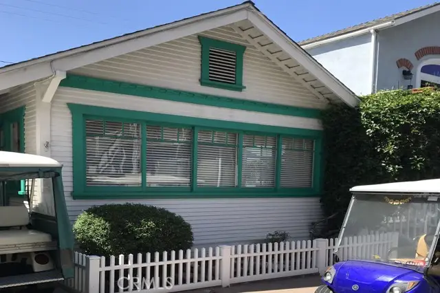 335 Clemente Avenue, Avalon, CA 90704 - Image #2