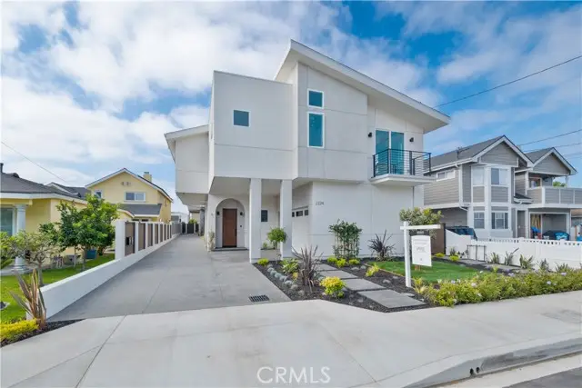 2212 Gates Avenue #A, Redondo Beach, CA 90278 - Image #1