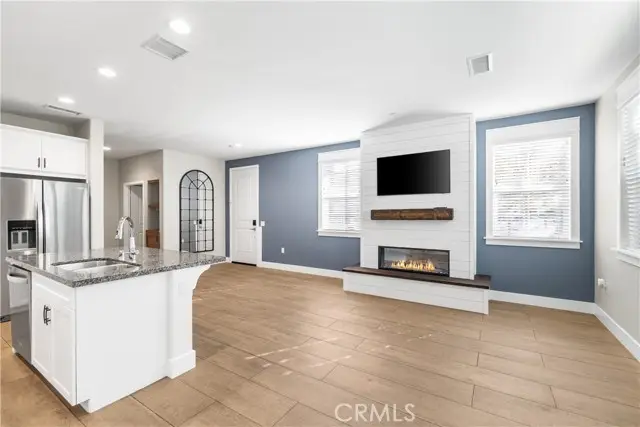 28661 Jardineras, Valencia, CA 91354 - Image #2