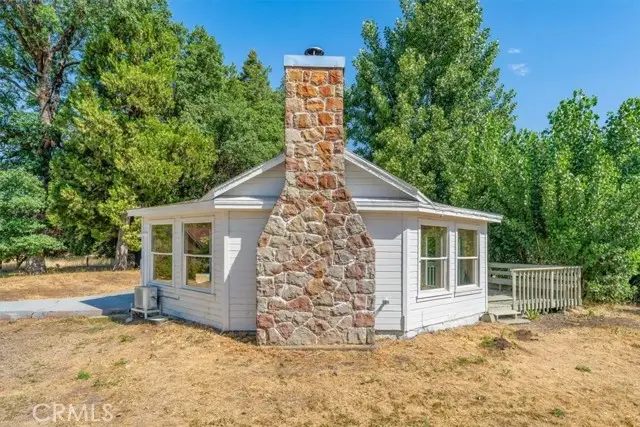 1212 N Old Stage Road, Mount Shasta, CA 96067 - Image #3