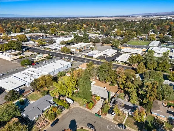 8 Cottage Circle, Chico, CA 95926