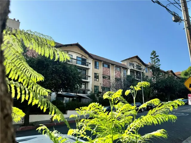 1735 N Fuller Avenue #425, Los Angeles, CA 90046 - Image #2