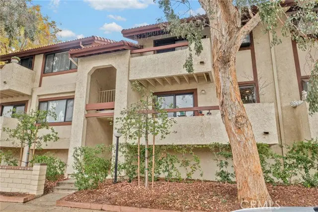 28010 Tiffany Lane #309, Santa Clarita, CA 91387 - Image #2