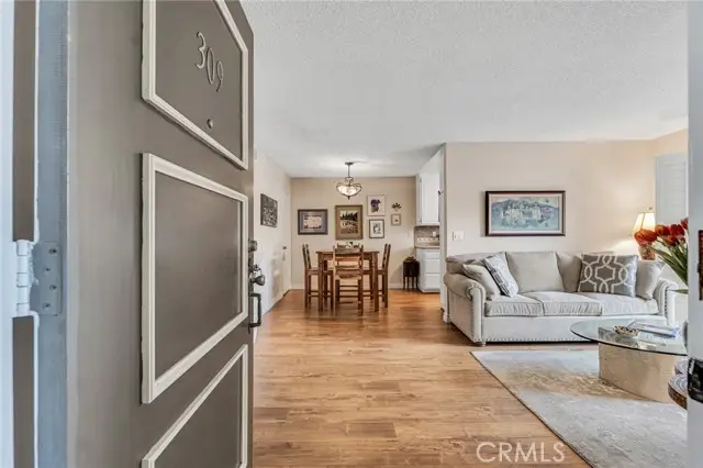 28010 Tiffany Lane #309, Santa Clarita, CA 91387 - Image #3