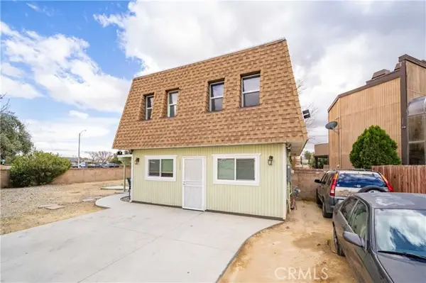 1502 W Newgrove Street, Lancaster, CA 93534