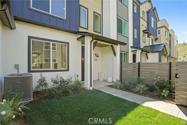 27319 Bear Creek Lane, Valencia, CA 91381 - Image #2
