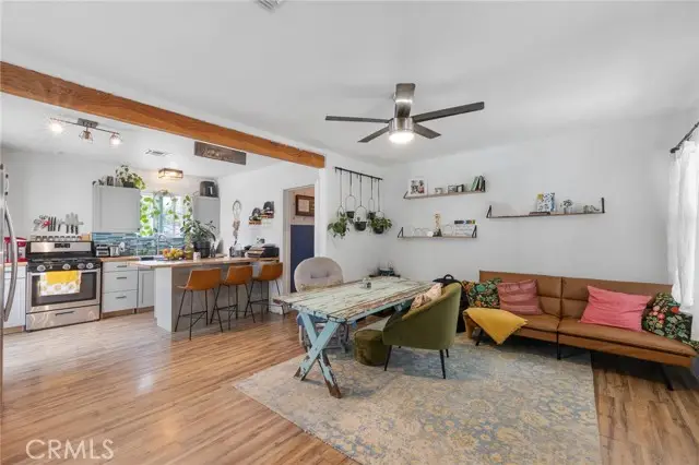 8036 Hazeltine Avenue, Panorama City, CA 91402 - Image #3