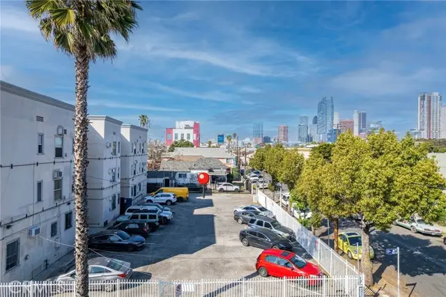 907 W 17th Street, Los Angeles, CA 90015 - Image #3