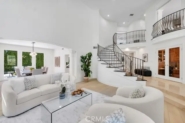 21141 Brunnell Court, Topanga, CA 90290 - Image #3