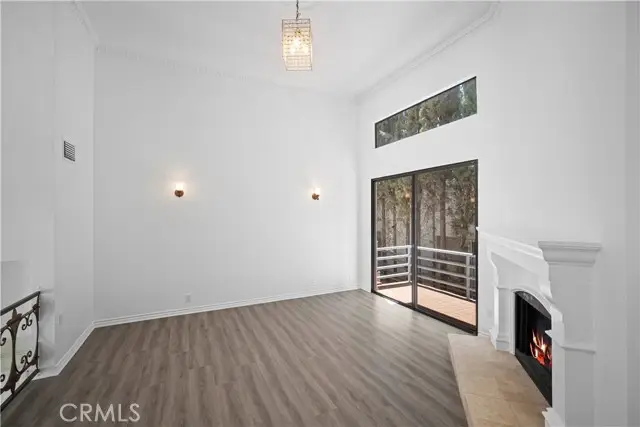 11954 Mayfield Avenue #3, Los Angeles, CA 90049 - Image #2