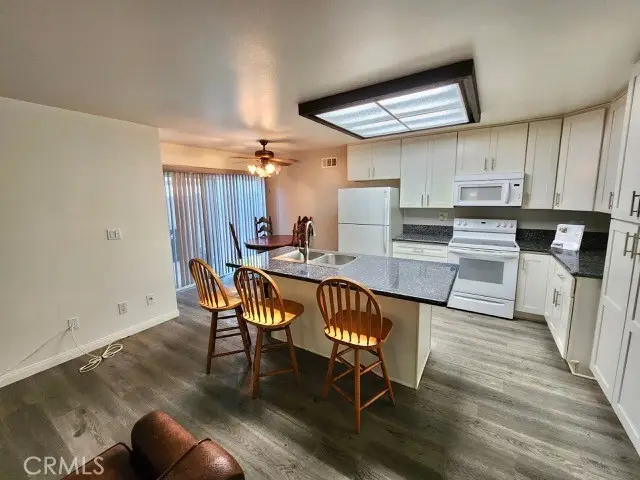 10407 Larwin Avenue, Chatsworth, CA 91311 - Image #3