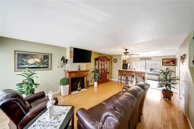 7226 Jordan Avenue #6, Canoga Park, CA 91303 - Image #1