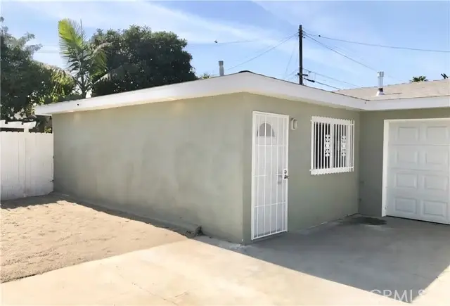 352 W Peach Street, Compton, CA 90222 - Image #2