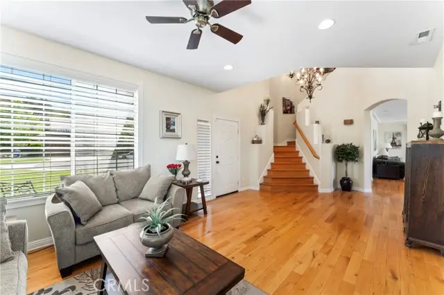 25300 Heather Vale Street, Santa Clarita, CA 91350 - Image #3