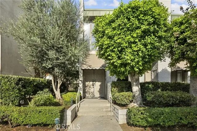 5305 White Oak Avenue #K, Encino, CA 91316 - Image #3