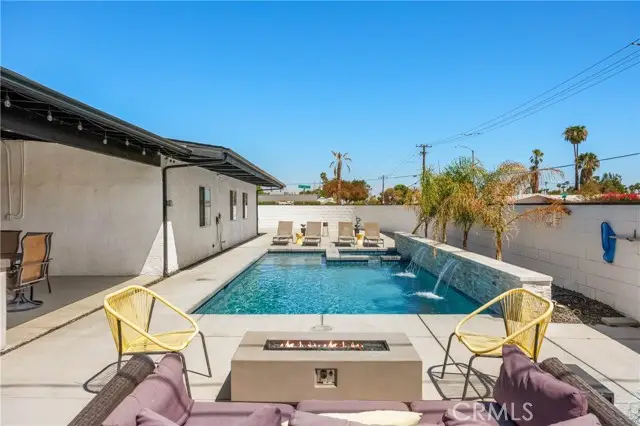 589 S Mountain View Drive, Palm Springs, CA 92264 - Image #3