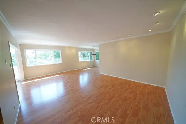 1525 N Hayworth Avenue #304, Los Angeles, CA 90046 - Image #2