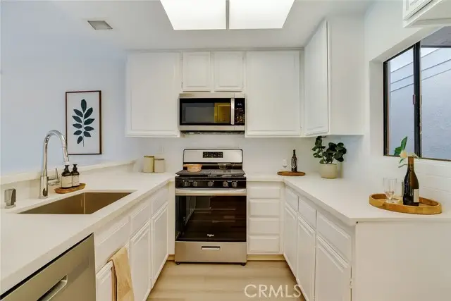 3480 Barham Boulevard #215, Los Angeles, CA 90068 - Image #3