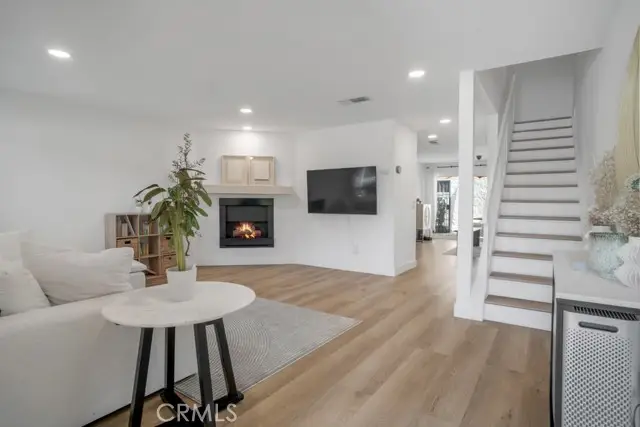 16723 Vanowen Street, Van Nuys, CA 91406 - Image #2