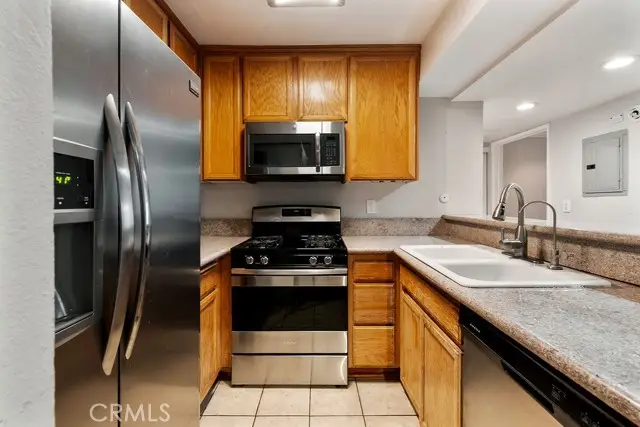 5325 Newcastle Avenue #319, Encino, CA 91316 - Image #3