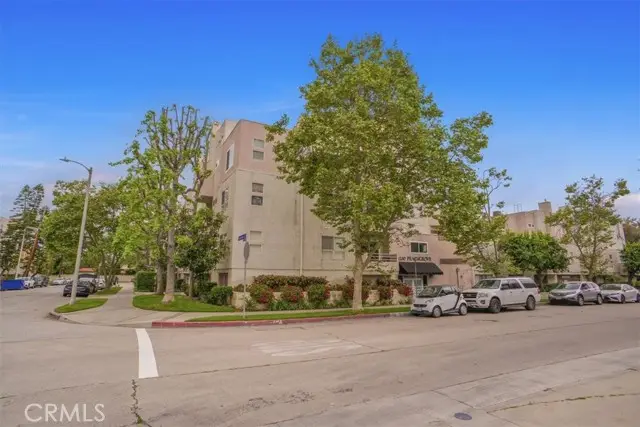 11230 Peach Grove Street #206, North Hollywood, CA 91601 - Image #1