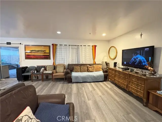 10204 Gerald Avenue, San Fernando Valley, CA 91343 - Image #2