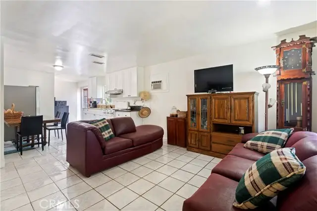 8446 Bradley Avenue, Sun Valley, CA 91352 - Image #2