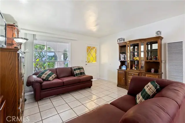 8446 Bradley Avenue, Sun Valley, CA 91352 - Image #3