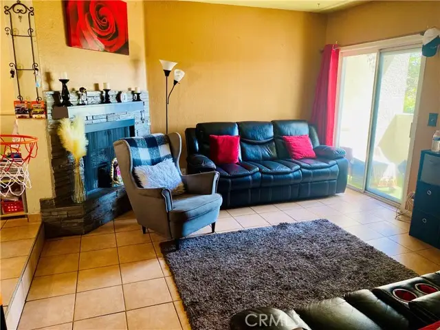 13522 Glenoaks Boulevard #4, Sylmar, CA 91342 - Image #2