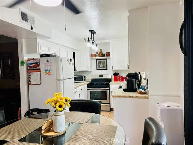 13522 Glenoaks Boulevard #4, Sylmar, CA 91342 - Image #3