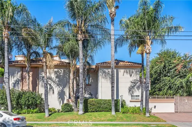 5715 Etiwanda Avenue #4, Tarzana, CA 91356 - Image #1