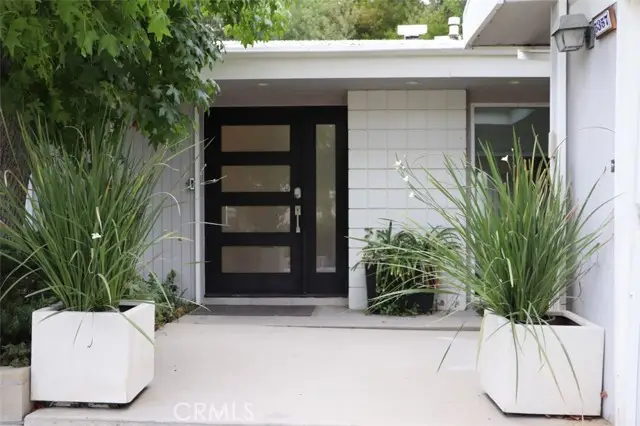 5357 Ellenvale Avenue, Woodland Hills, CA 91367 - Image #3