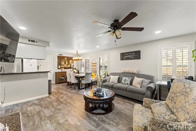 22617 Copper Hill Drive #121, Santa Clarita, CA 91350 - Image #3