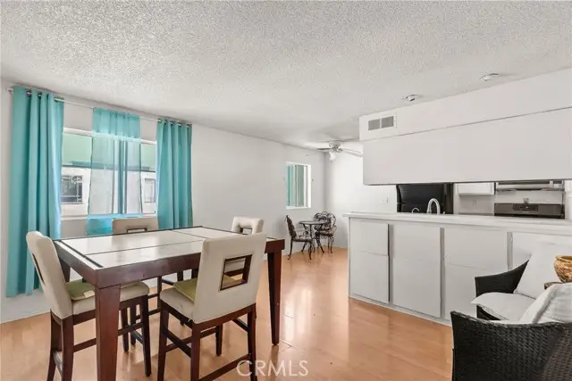 9740 Sepulveda Boulevard #20, San Fernando Valley, CA 91343 - Image #3