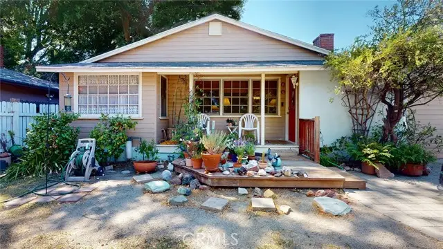 22542 Burbank Boulevard, Woodland Hills, CA 91367 - Image #1