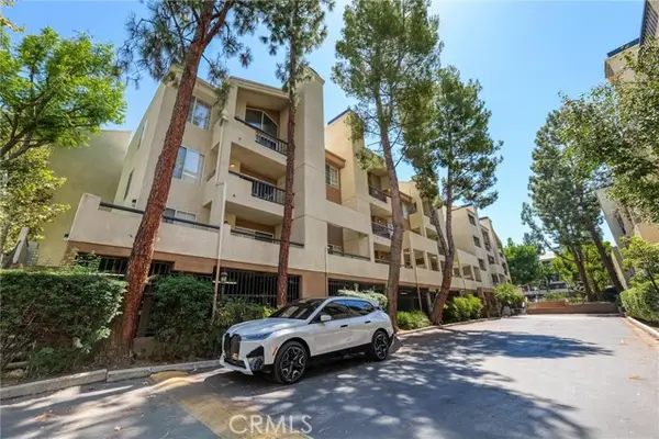 21450 Burbank Boulevard #203, Woodland Hills (los Angeles), CA 91367