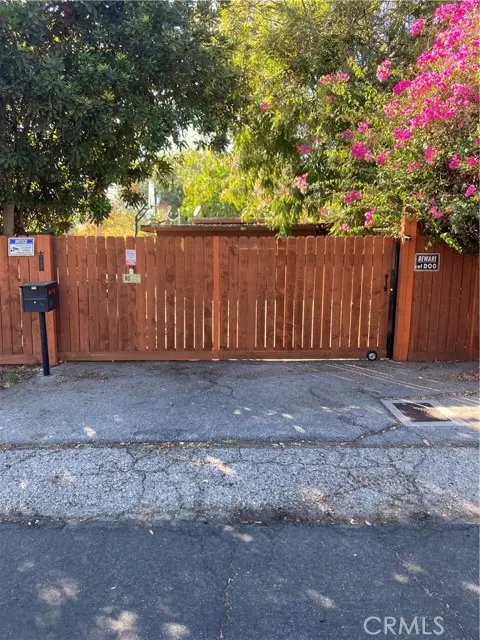 7927 Paso Robles Avenue, Los Angeles, CA 91406