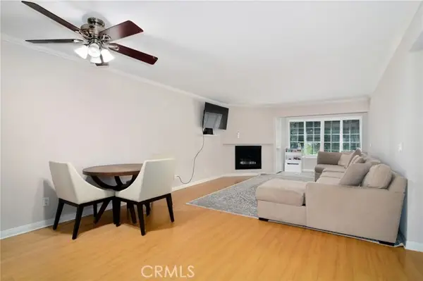 5530 Owensmouth Avenue #123, Woodland Hills (los Angeles), CA 91367