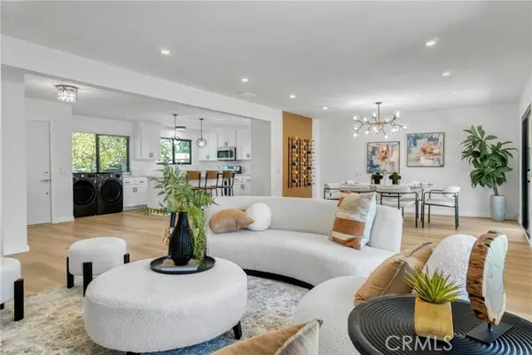 8400 Chimineas Avenue, Northridge (los Angeles), CA 91325