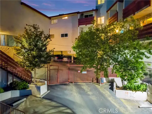 1523 E Windsor #208A, Glendale, CA 91205 - Image #2