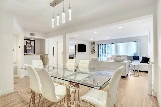 18324 Clark #119, Tarzana, CA 91356 - Image #3