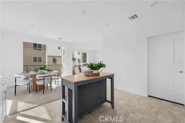 9423 N Sepulveda Blvd. #2, San Fernando Valley, CA 91343 - Image #3