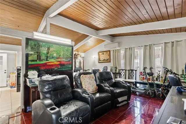 11819 Chivers Avenue, Pacoima, CA 91331 - Image #2